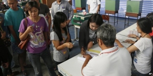 Divided Thailand heads to polls